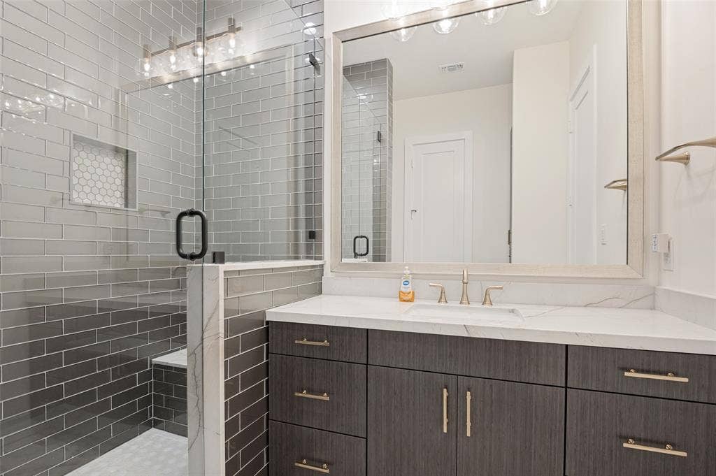 819 Bluff Ridge Drive, Cedar Hill, TX 75104 819 Bluff Ridge Drive, Cedar Hill, TX 75104