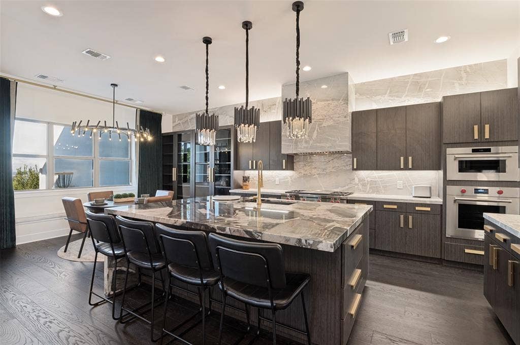 819 Bluff Ridge Drive, Cedar Hill, TX 75104 819 Bluff Ridge Drive, Cedar Hill, TX 75104