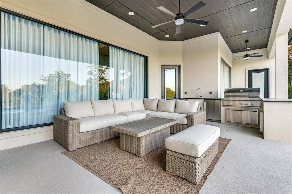 819 Bluff Ridge Drive, Cedar Hill, TX 75104 819 Bluff Ridge Drive, Cedar Hill, TX 75104