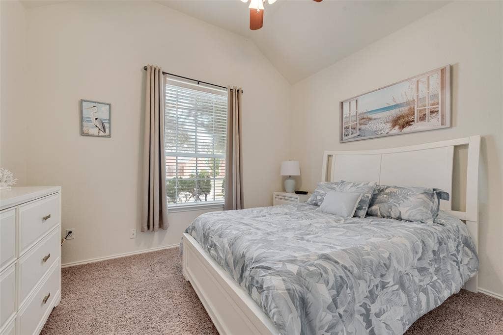 148 Oakbluff Drive, Murphy, TX 75094 Vaulted ceilings and wall-to-wall carpeting