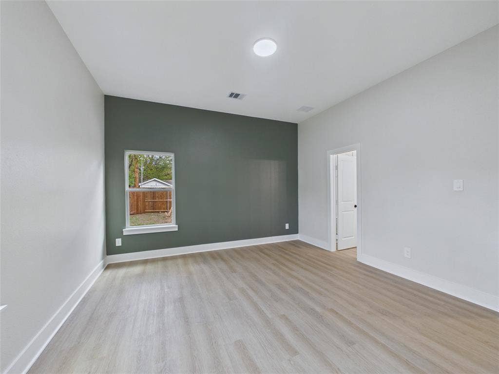 1805 Ash Crescent Street, Fort Worth, TX 76104