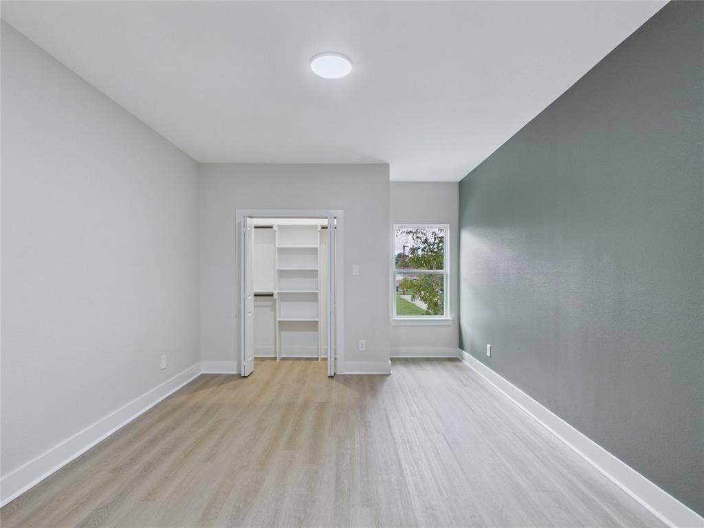 1805 Ash Crescent Street, Fort Worth, TX 76104