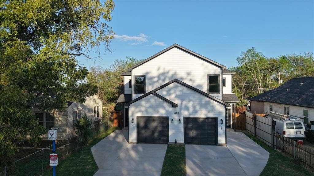1805 Ash Crescent Street, Fort Worth, TX 76104