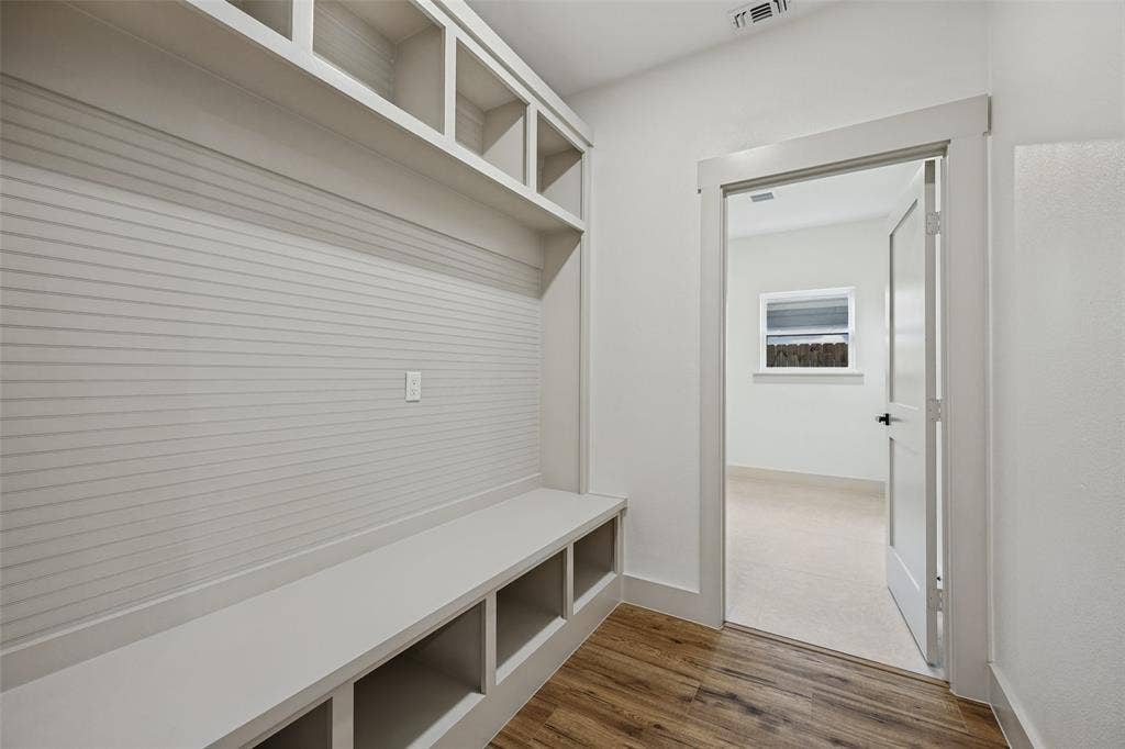 1328 Franklin Avenue, Bonham, TX 75418