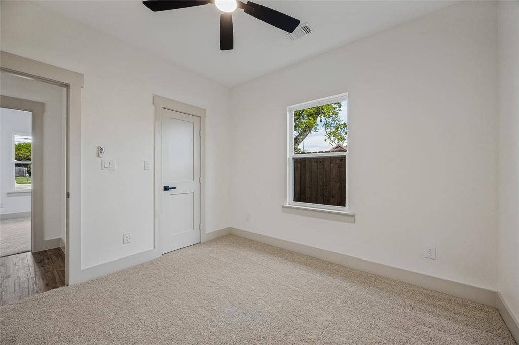 1328 Franklin Avenue, Bonham, TX 75418