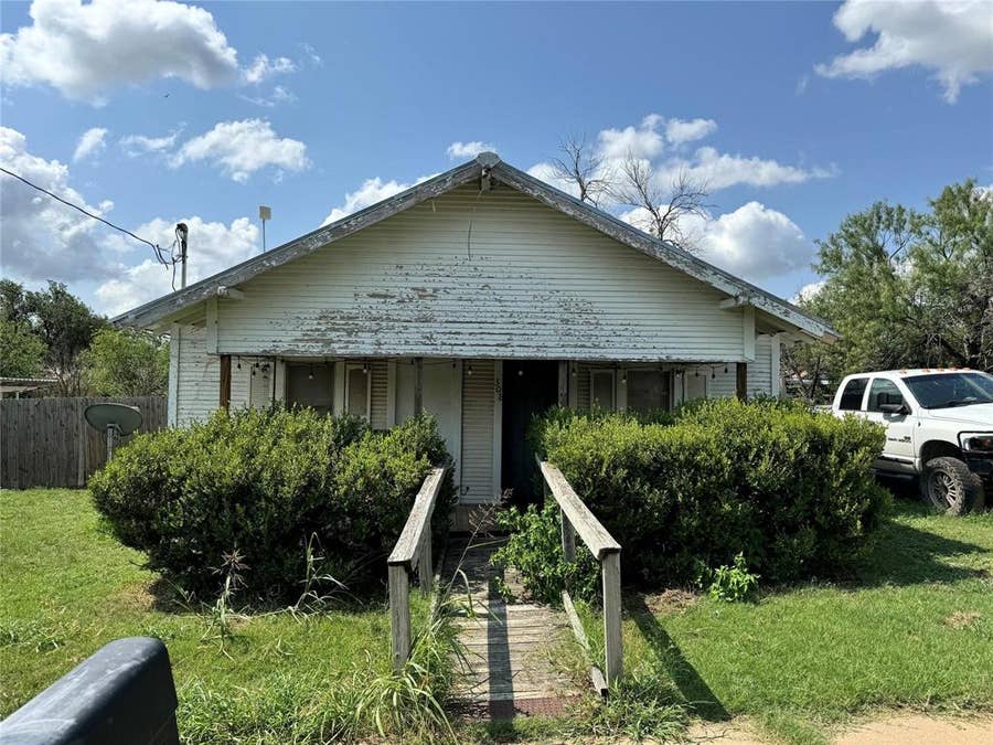 Property photo for 308 E 4th Street, Coleman, TX