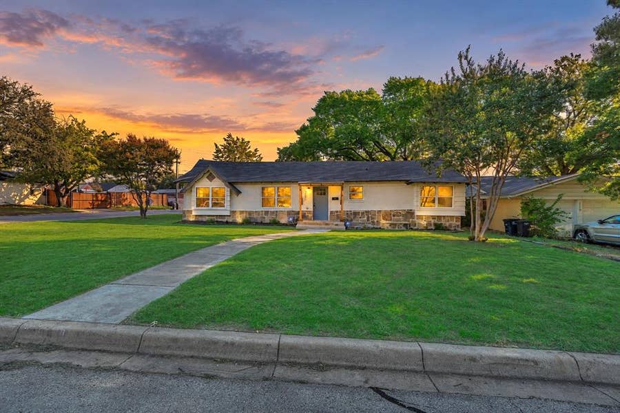 Property photo for 5501 Westcreek Drive, Fort Worth, TX