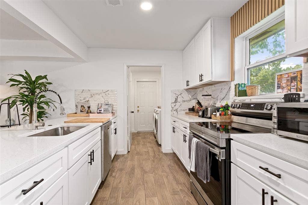 8430 Bocowood Drive, Dallas, TX 75228 8430 Bocowood Drive, Dallas, TX 75228