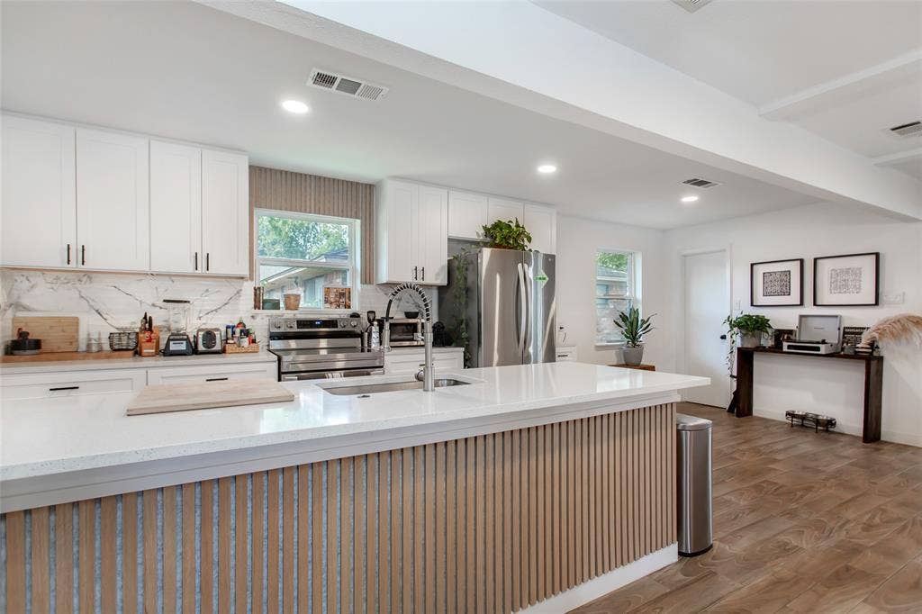 8430 Bocowood Drive, Dallas, TX 75228 8430 Bocowood Drive, Dallas, TX 75228