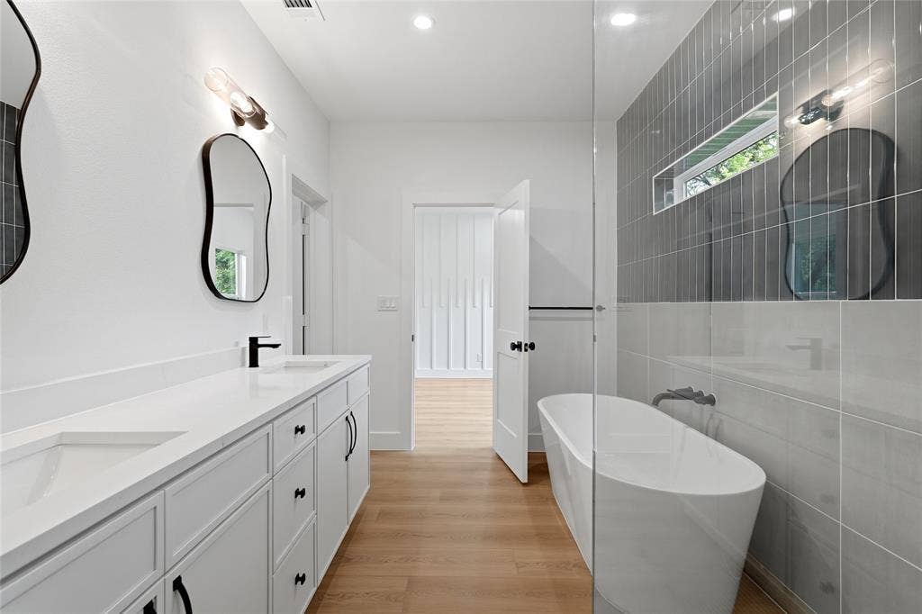 5011 Watson Drive, Dallas, TX 75241 5011 Watson Drive, Dallas, TX 75241