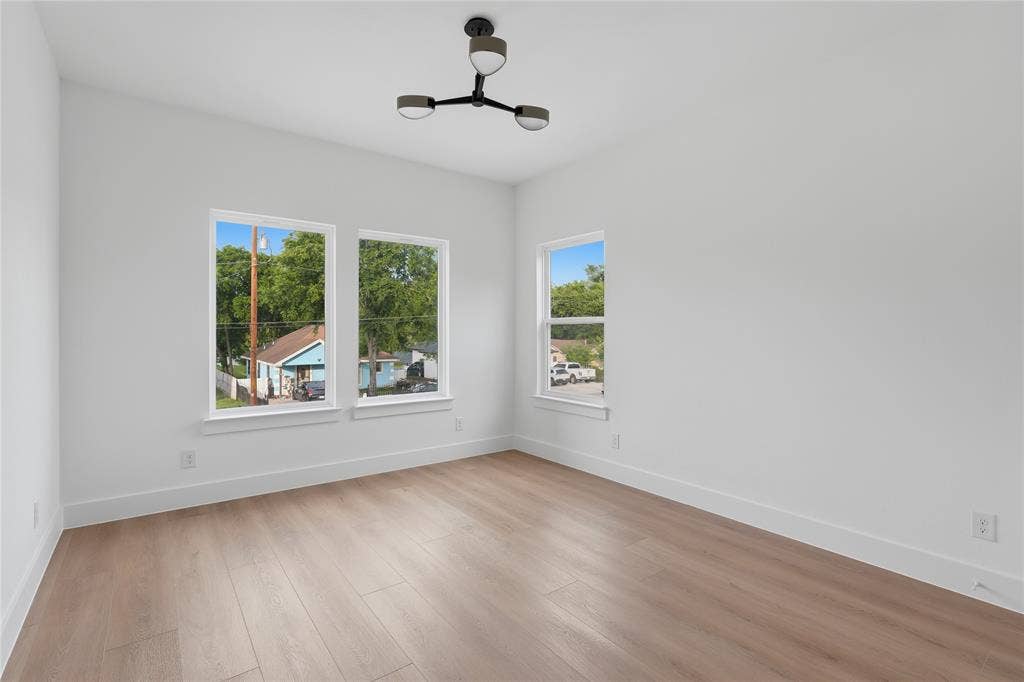 5011 Watson Drive, Dallas, TX 75241 5011 Watson Drive, Dallas, TX 75241