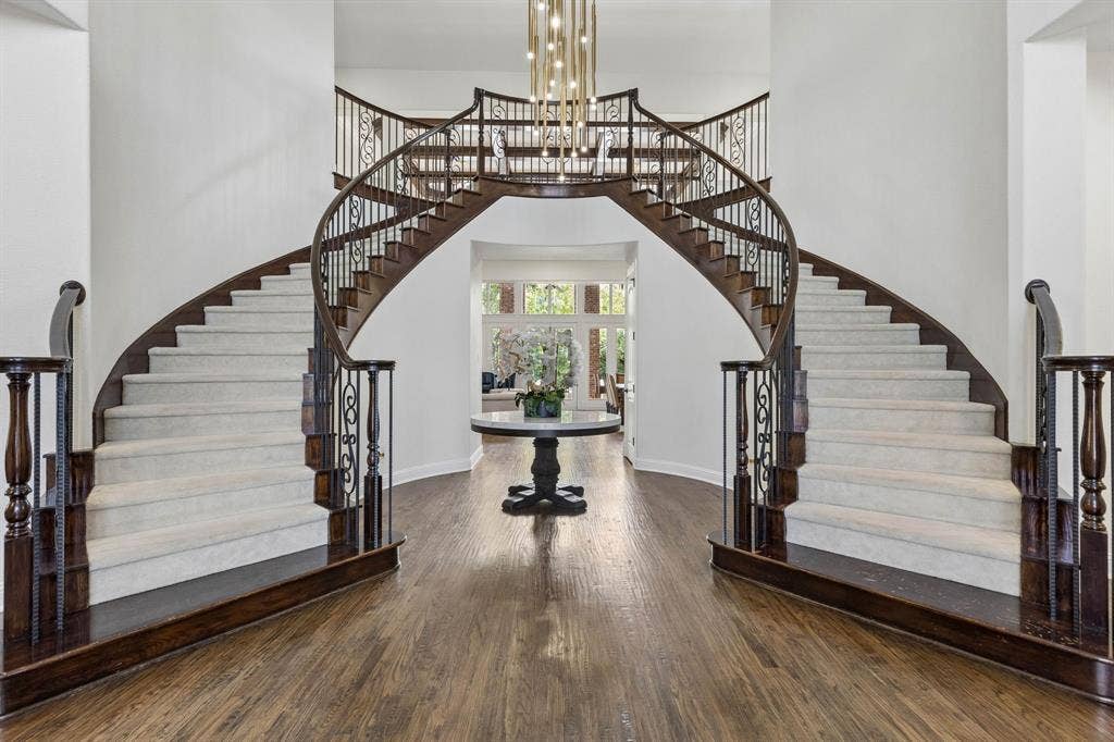 Stunning Entry