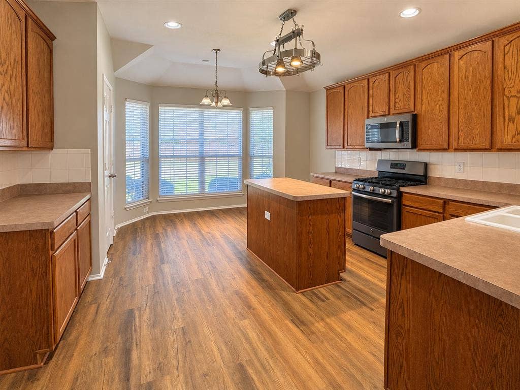 6006 Holly Crest Lane, Sachse, TX 75048 6006 Holly Crest Lane, Sachse, TX 75048