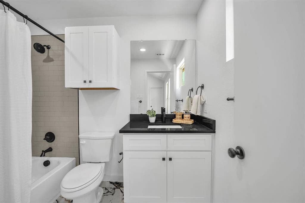 5806 Bryan Parkway, #104, Dallas, TX 75206 5806 Bryan Parkway, #104, Dallas, TX 75206