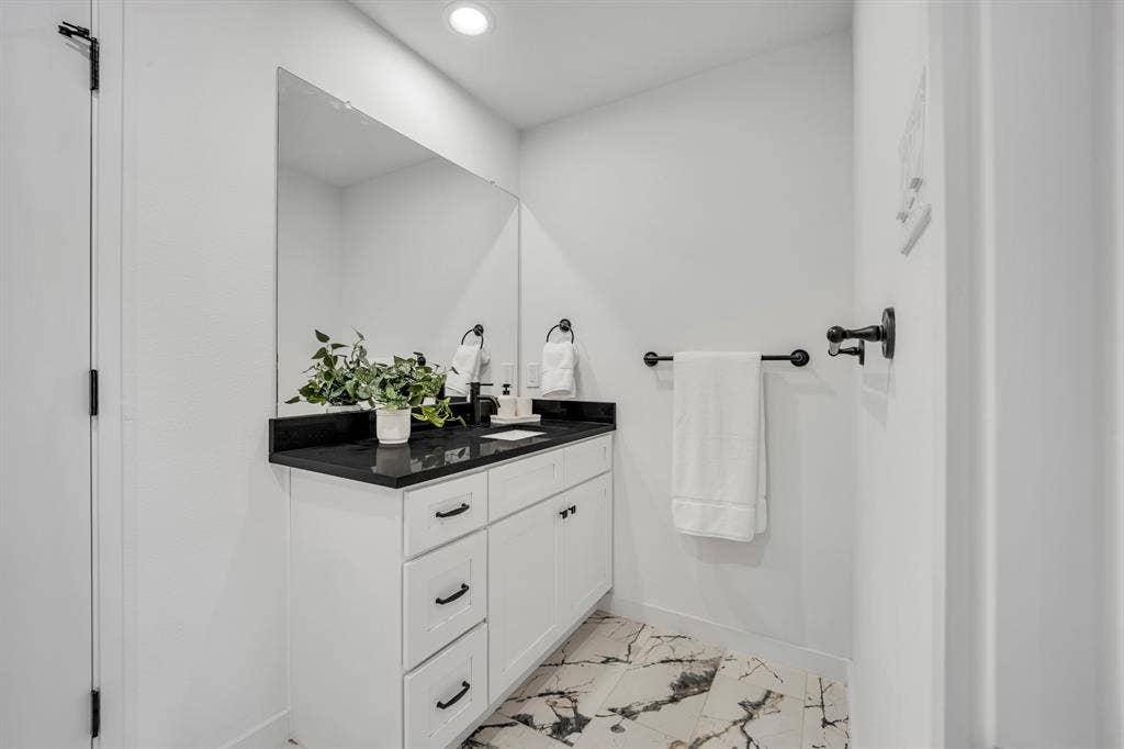 5806 Bryan Parkway, #104, Dallas, TX 75206 5806 Bryan Parkway, #104, Dallas, TX 75206