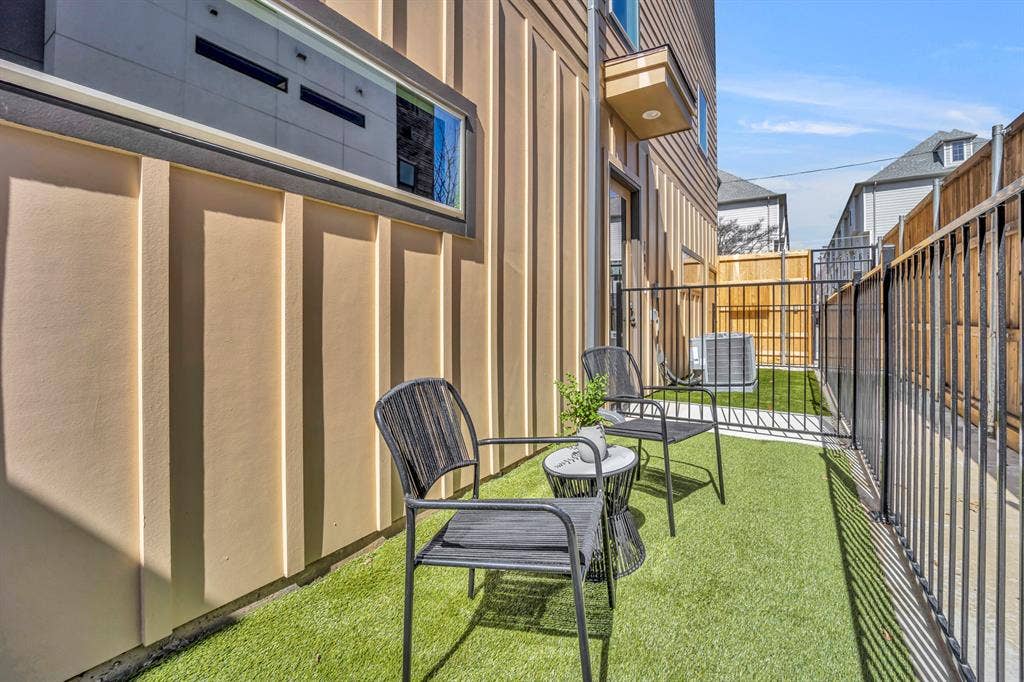 5806 Bryan Parkway, #104, Dallas, TX 75206 5806 Bryan Parkway, #104, Dallas, TX 75206