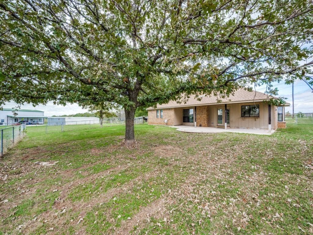 2209 Strader Road, Justin, TX 76247 2209 Strader Road, Justin, TX 76247