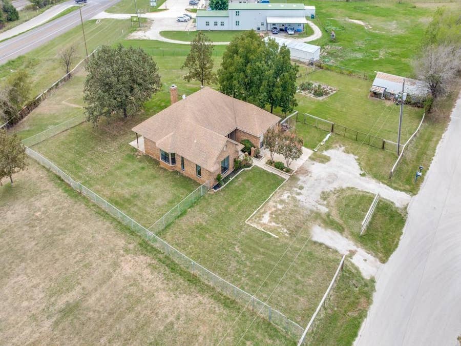Property photo for 2209 Strader Road, Justin, TX