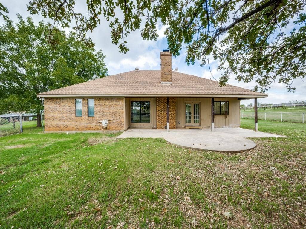 2209 Strader Road, Justin, TX 76247 2209 Strader Road, Justin, TX 76247