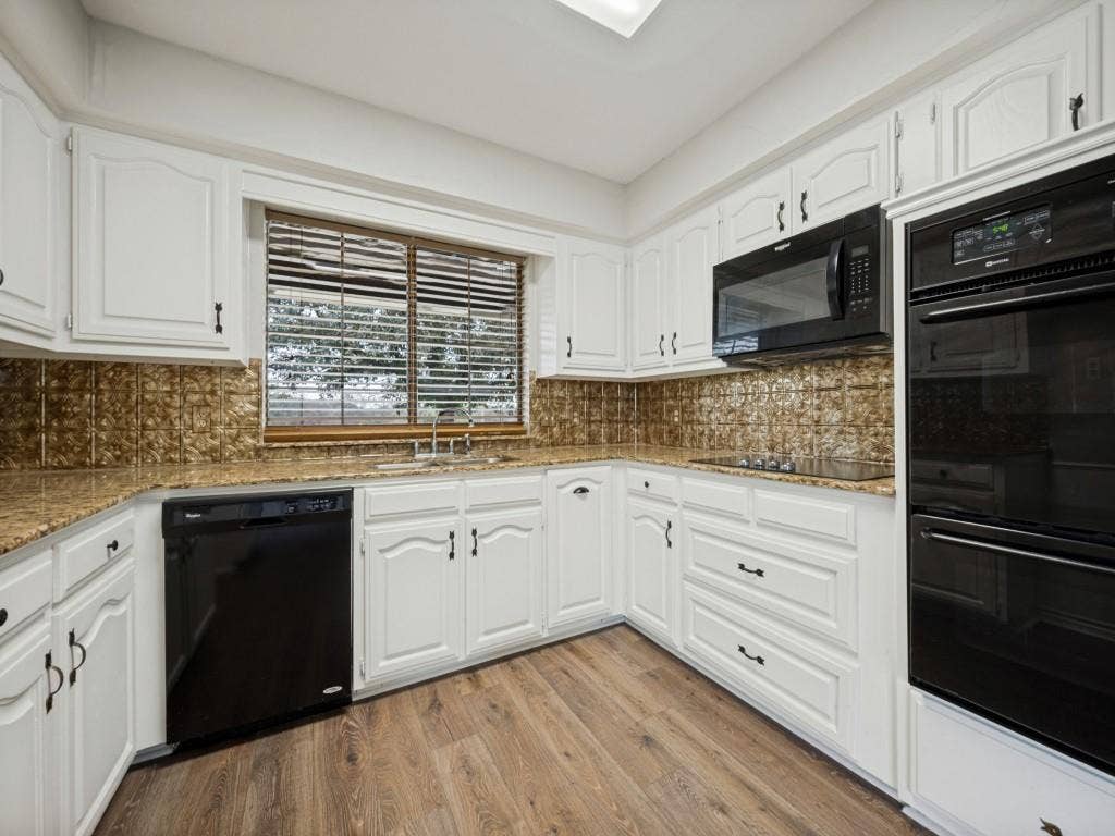 2209 Strader Road, Justin, TX 76247 2209 Strader Road, Justin, TX 76247