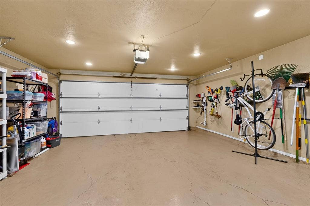 910 Sharpshire Street, Grand Prairie, TX 75050 Wow what a garage!