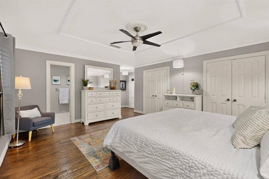 910 Sharpshire Street, Grand Prairie, TX 75050 Oversized private primary bedroom and bath