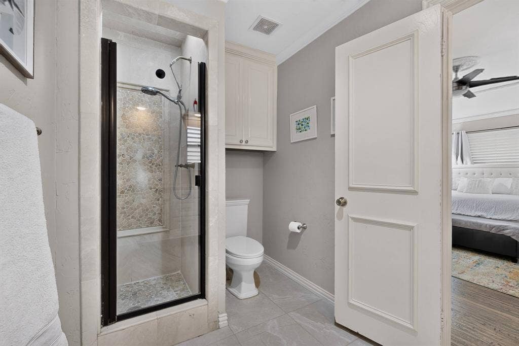 910 Sharpshire Street, Grand Prairie, TX 75050 910 Sharpshire Street, Grand Prairie, TX 75050