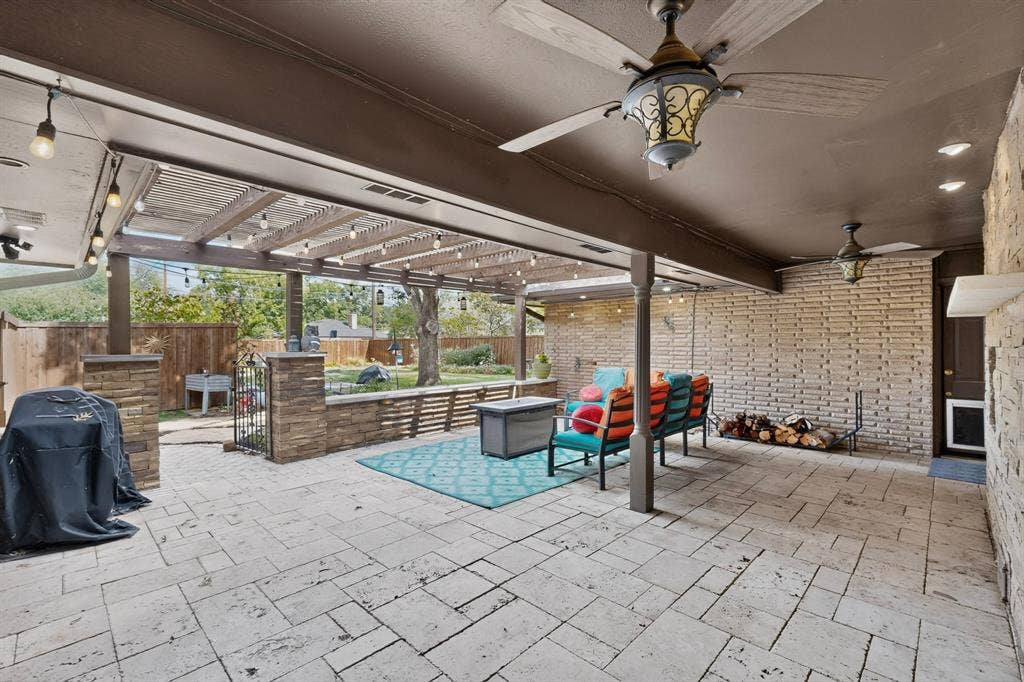 910 Sharpshire Street, Grand Prairie, TX 75050 Great space for entertaining or relaxing