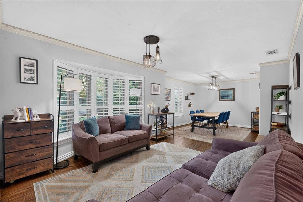 910 Sharpshire Street, Grand Prairie, TX 75050 Great living area with gorgeous new windows
