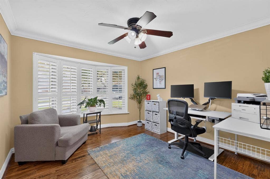 910 Sharpshire Street, Grand Prairie, TX 75050 Bedroom / Office Space