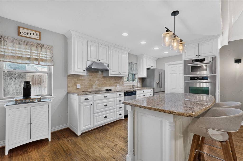 910 Sharpshire Street, Grand Prairie, TX 75050 Fantastic kitchen, great layout, opens to living area