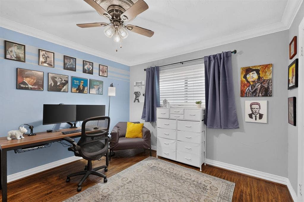 910 Sharpshire Street, Grand Prairie, TX 75050 Bedroom / Office Space