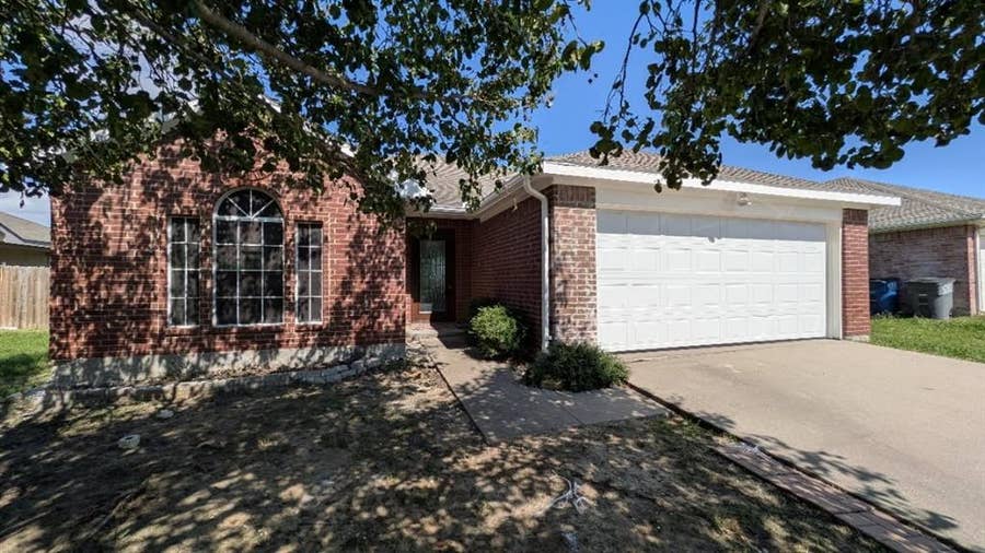 Property photo for 408 Oxford Loop Loop, Princeton, TX