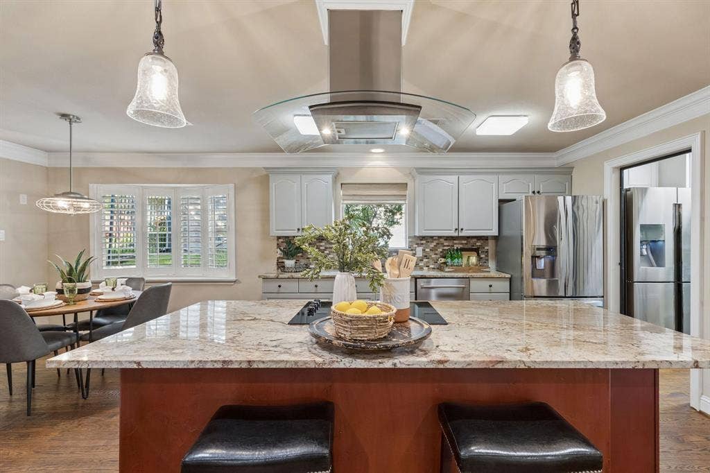 Kitchen Island with Bar