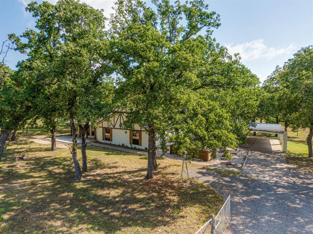 3754 Ft Graham Road, West, TX 76691 3754 Ft Graham Road, West, TX 76691
