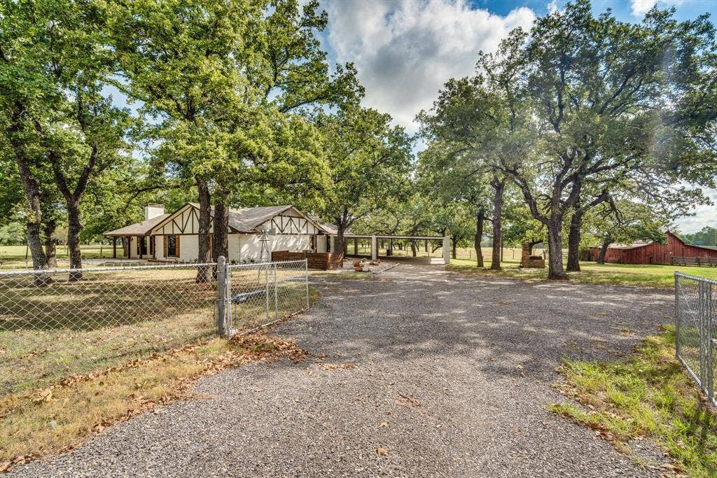 3754 Ft Graham Road, West, TX 76691 3754 Ft Graham Road, West, TX 76691