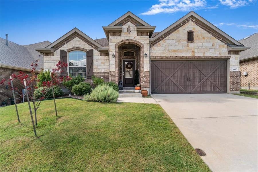 Property photo for 1401 Lake Falls Terrace, Lewisville, TX