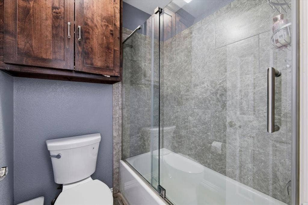 Upstairs Hall Bathroom
