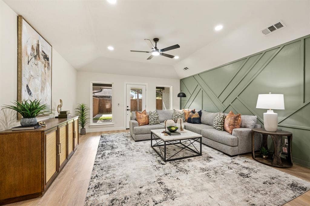 2144 Usa Drive, Plano, TX 75025