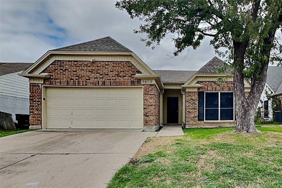 Property photo for 3813 Huckleberry Drive, Fort Worth, TX