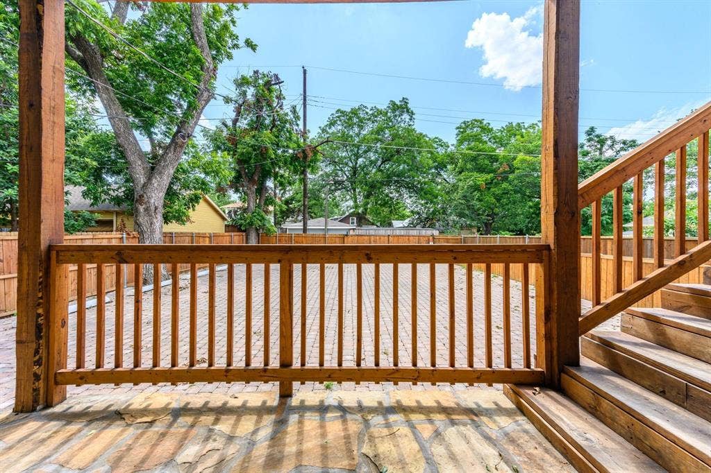 305 S Willomet Avenue, #1, Dallas, TX 75208 305 S Willomet Avenue, #1, Dallas, TX 75208