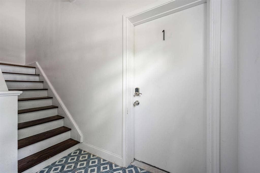 305 S Willomet Avenue, #1, Dallas, TX 75208 305 S Willomet Avenue, #1, Dallas, TX 75208