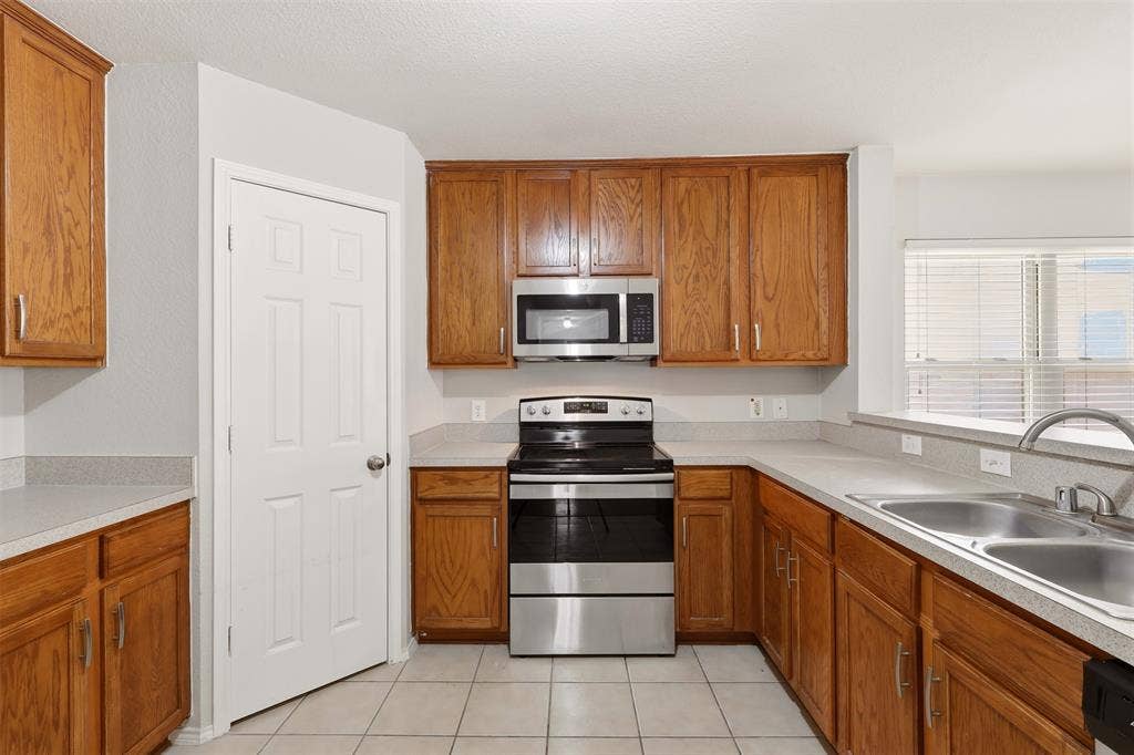 5112 Senator Drive, Fort Worth, TX 76244