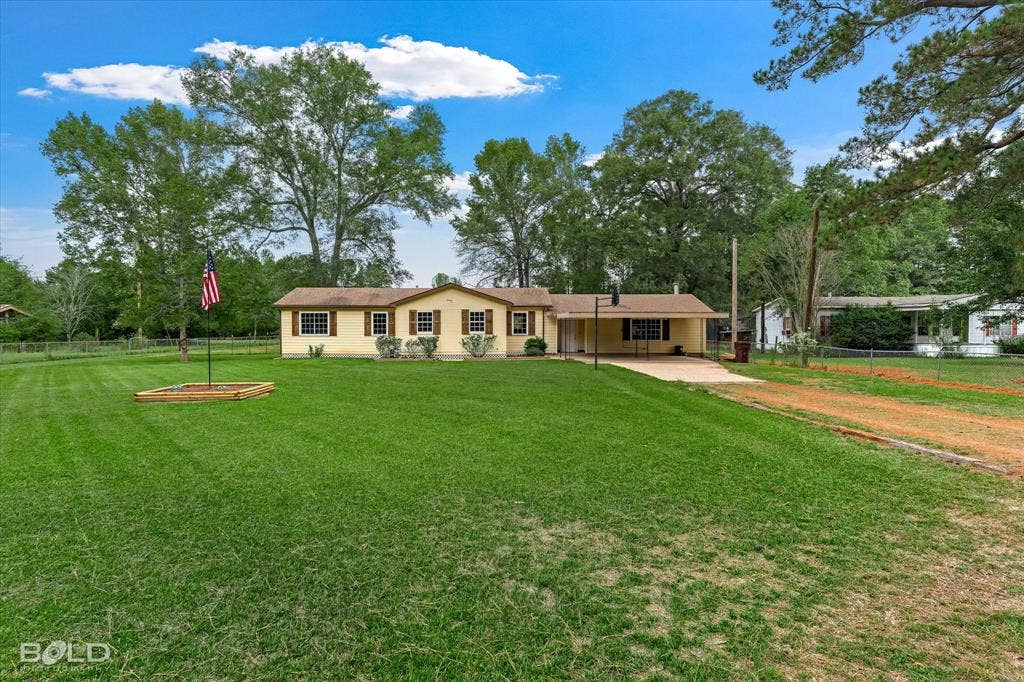 205 Lincoln Avenue, Haughton, LA 71037