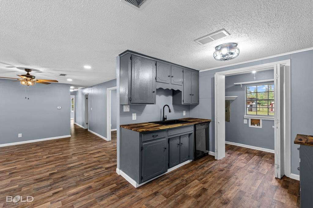 205 Lincoln Avenue, Haughton, LA 71037