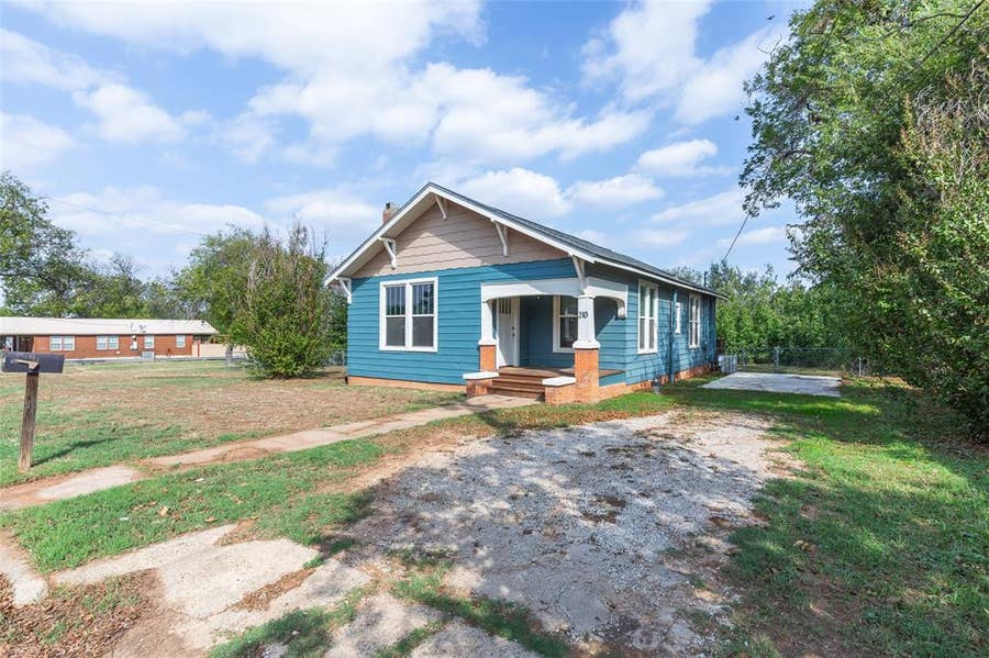 Property photo for 210 N Nueces Street, Coleman, TX