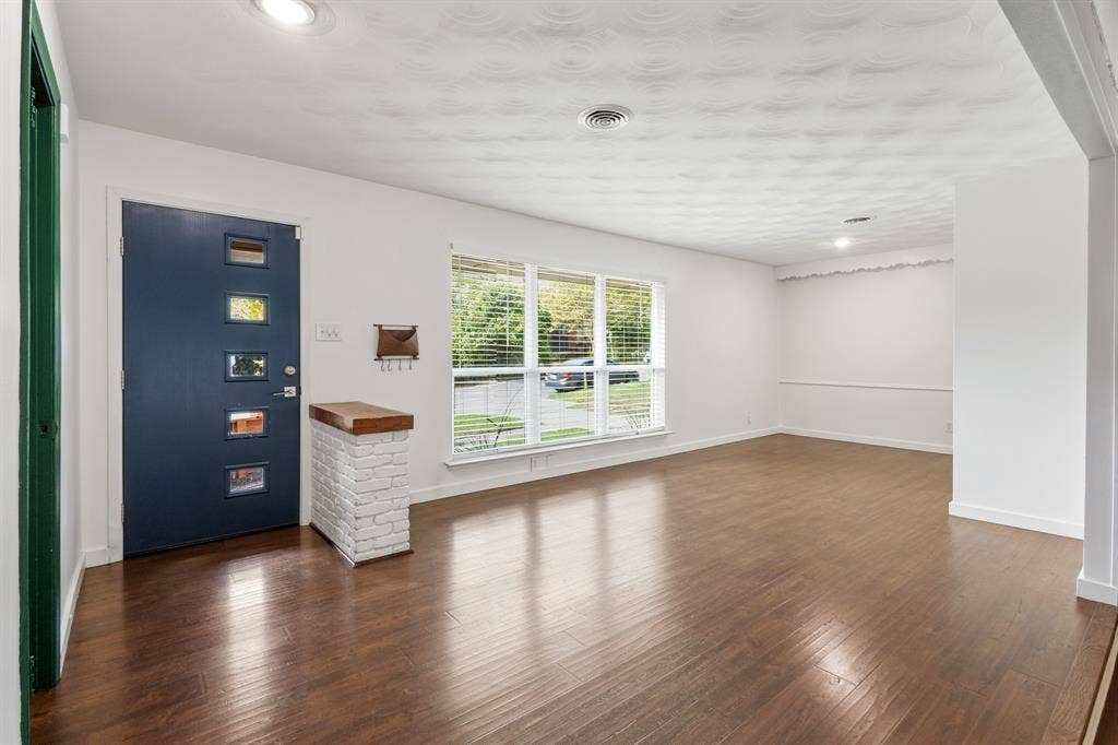 2861 W 9th Street, Dallas, TX 75211 2861 W 9th Street, Dallas, TX 75211