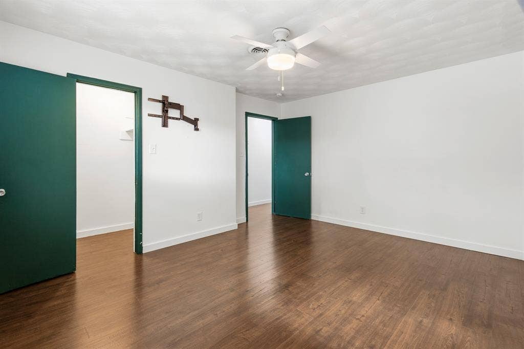 2861 W 9th Street, Dallas, TX 75211 2861 W 9th Street, Dallas, TX 75211