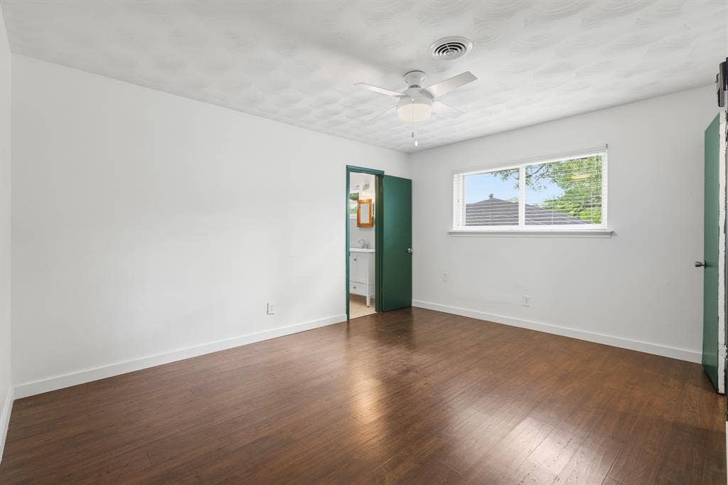 2861 W 9th Street, Dallas, TX 75211 2861 W 9th Street, Dallas, TX 75211