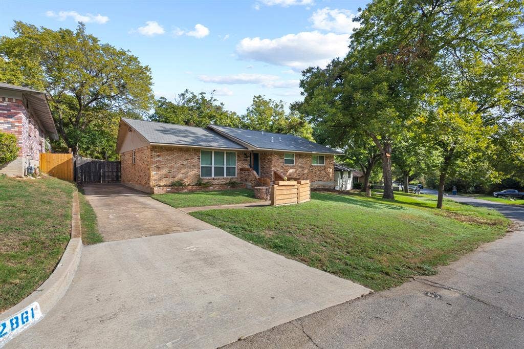 2861 W 9th Street, Dallas, TX 75211 2861 W 9th Street, Dallas, TX 75211